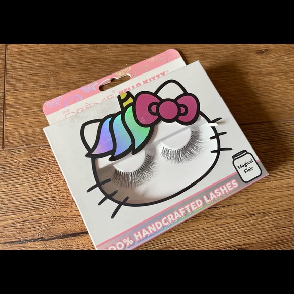HELLO KITTY-NWT Fake Eye Lashes - Picture 4 of 6